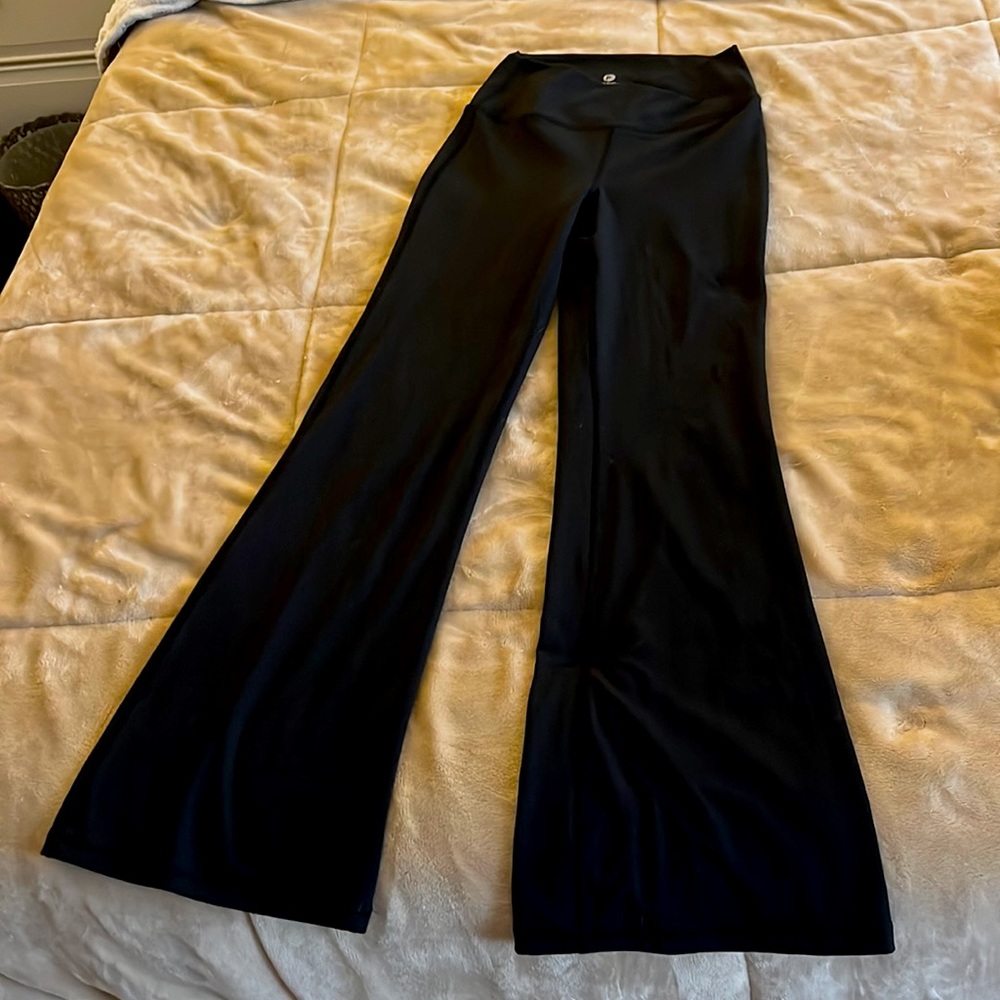 Black Flare Yoga Pants Size: S